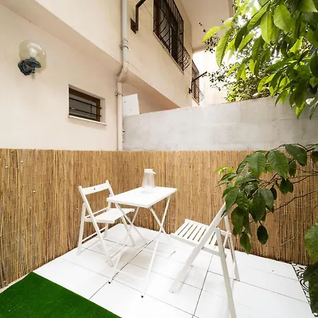 Pleasant House With Backyard 5 Min Walk To Kaleici In Muratpasa, Antalya דירה *