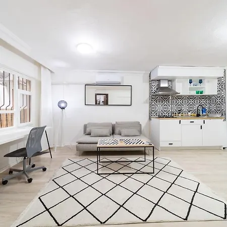 דירה Pleasant House With Backyard 5 Min Walk To Kaleici In Muratpasa, Antalya *