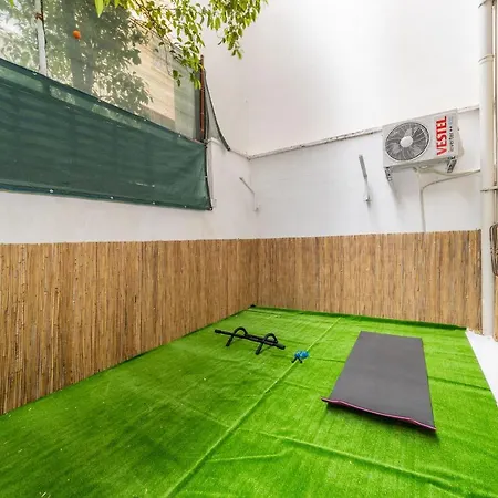Pleasant House With Backyard 5 Min Walk To Kaleici In Muratpasa, Antalya אנטליה